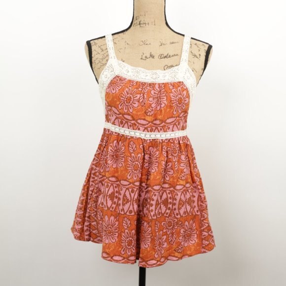 NWT Urban Outfitters Brunching Lace Trim Paris Cali Floral Romper size S - Picture 4 of 12